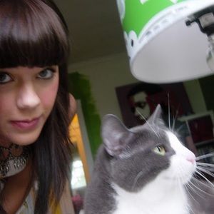 Meet your Posher, Eva